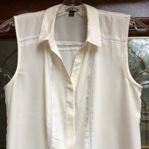 Ann Taylor Sleeveless shirt, Off-White, Size M